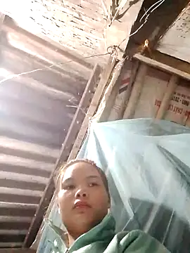 Snapshot of Huyen_x chatting on December 3, 1:13 am Huyen x online show from December 3, 1:13 am