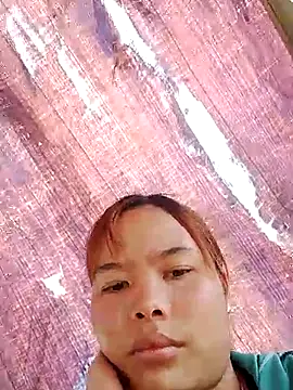 Snapshot of Huyen_x chatting on March 1, 5:53 am Huyen x online show from March 1, 5:53 am