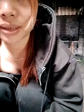 Snapshot of Huyen_x chatting on March 16, 1:44 am Huyen x online show from March 16, 1:44 am