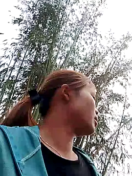 Snapshot of Huyen_x chatting on March 26, 6:30 am Huyen x online show from March 26, 6:30 am