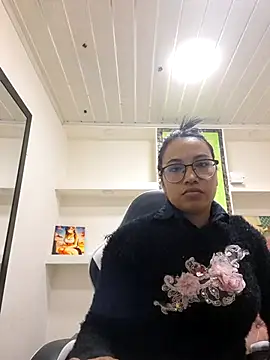 susan mooree online show from October 1, 7:09 pm