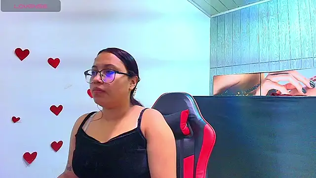 susan mooree online show from February 24, 8:29 pm