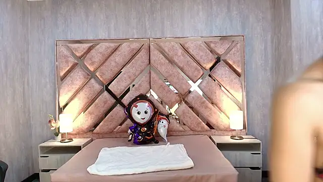 ANABELL BROWN online show from October 7, 7:22 pm