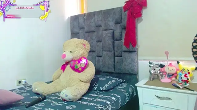 Charlotte Landry   online show from December 21, 3:30 pm