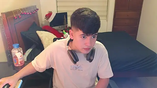 tightncuteass online show from November 14, 11:57 pm