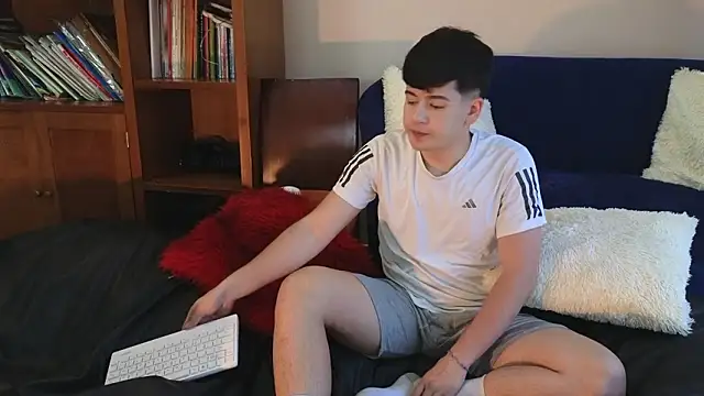 tightncuteass online show from March 4, 10:38 pm