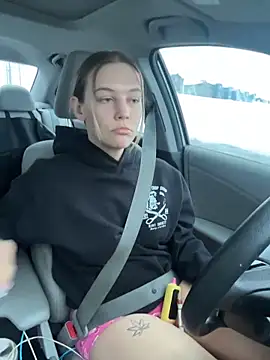 Snapshot of AllesandraLove chatting on February 4, 12:55 pm AllesandraLove online show from February 4, 12:55 pm