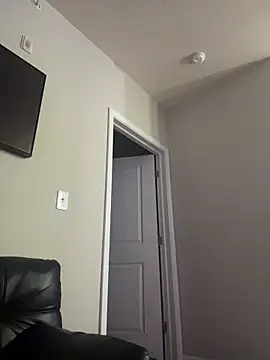 Snapshot of AllesandraLove chatting on February 7, 2:37 am AllesandraLove online show from February 7, 2:37 am