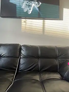 Snapshot of AllesandraLove chatting on February 7, 10:24 pm AllesandraLove online show from February 7, 10:24 pm