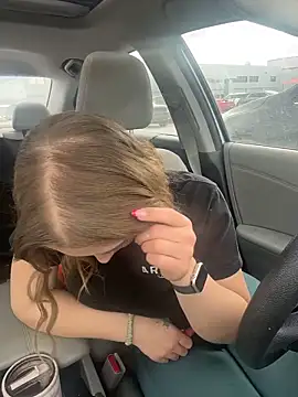 Snapshot of AllesandraLove chatting on February 12, 4:46 pm AllesandraLove online show from February 12, 4:46 pm