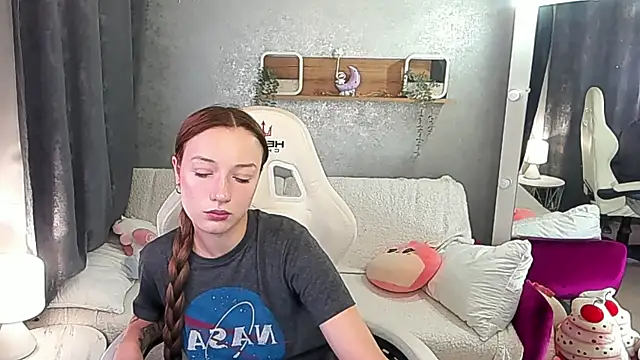 FoxyMayy online show from October 28, 2:31 pm