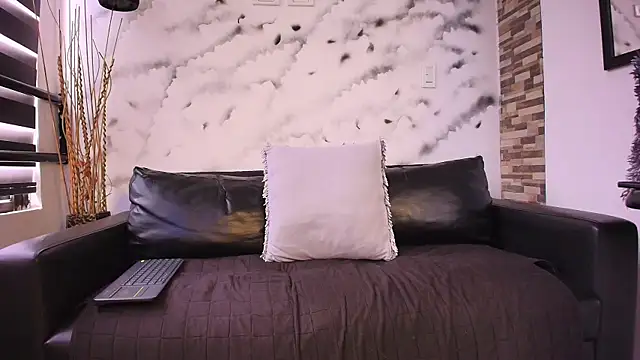 Snapshot of Axel_Moon_S chatting on November 3, 3:46 pm Axel Moon S online show from November 3, 3:46 pm