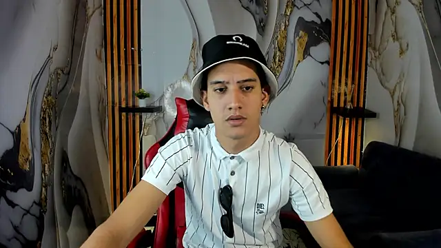 Ken BoySlim online show from September 17, 7:59 pm