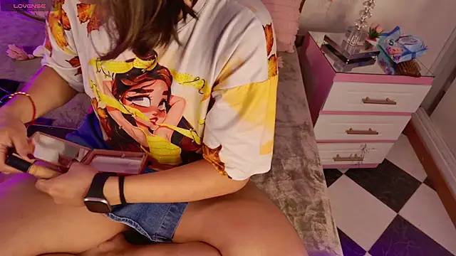 Lauuu2007 online show from March 17, 8:34 pm