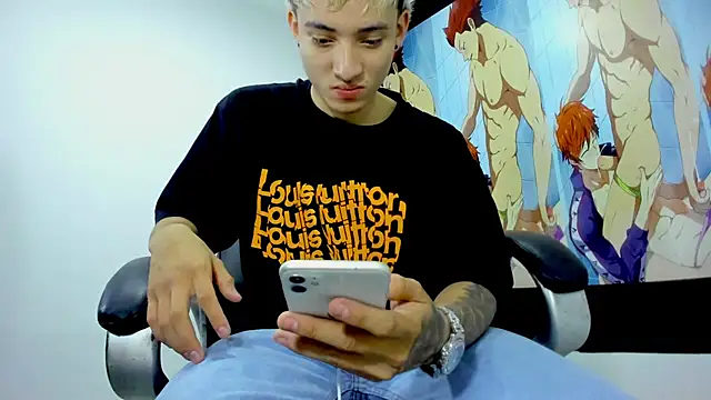 Snapshot of weesley_boy chatting on October 25, 12:18 am weesley boy online show from October 25, 12:18 am