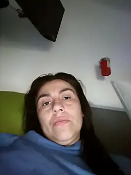 Snapshot of vanessa-titisM chatting on February 6, 5:23 am vanessa-titisM online show from February 6, 5:23 am