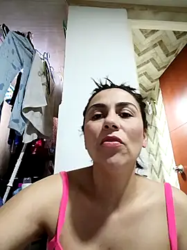 Snapshot of vanessa-titisM chatting on February 28, 3:29 am vanessa-titisM online show from February 28, 3:29 am