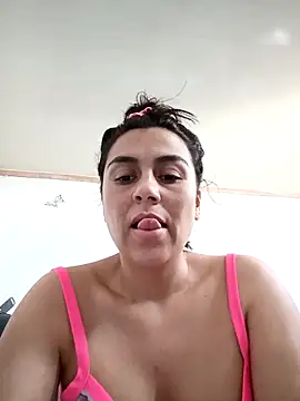 Snapshot of vanessa-titisM chatting on February 28, 4:19 pm vanessa-titisM online show from February 28, 4:19 pm