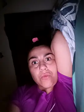 Snapshot of vanessa-titisM chatting on March 1, 6:04 am vanessa-titisM online show from March 1, 6:04 am