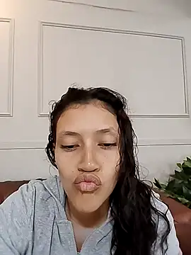 Snapshot of ArielBlossom___ chatting on October 2, 11:17 am ArielBlossom online show from October 2, 11:17 am