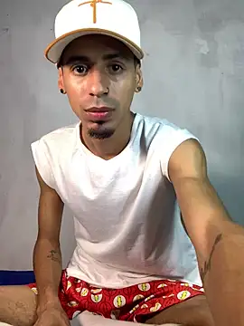 Snapshot of Alexx_1214 chatting on September 14, 2:00 am Alexx 1214 online show from September 14, 2:00 am