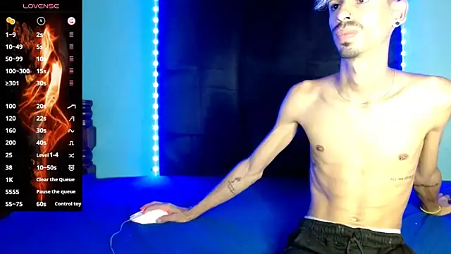 Snapshot of Alexx_1214 chatting on November 16, 8:25 pm Alexx 1214 online show from November 16, 8:25 pm