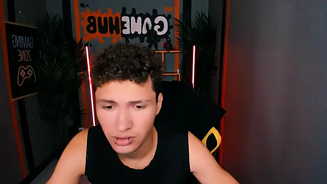 Snapshot of JonnyDarka chatting on October 17, 10:40 am JonnyDarka online show from October 17, 10:40 am