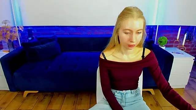 Alina Blonde online show from October 29, 6:48 am