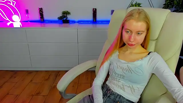 Alina Blonde online show from November 24, 6:35 am