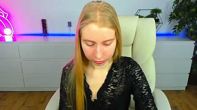 Alina Blonde online show from March 19, 6:39 am