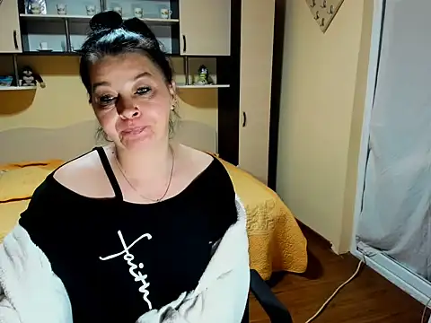 Soffy Skye online show from May 9, 4:28 am