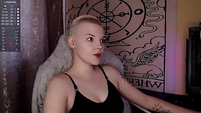 KrisNeal online show from February 5, 9:03 am