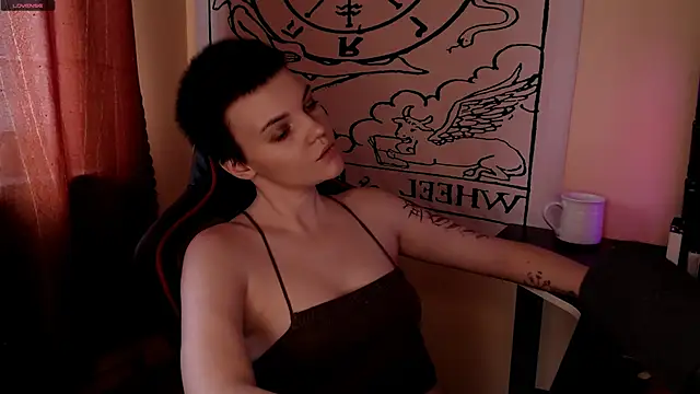 KrisNeal online show from April 5, 8:55 am