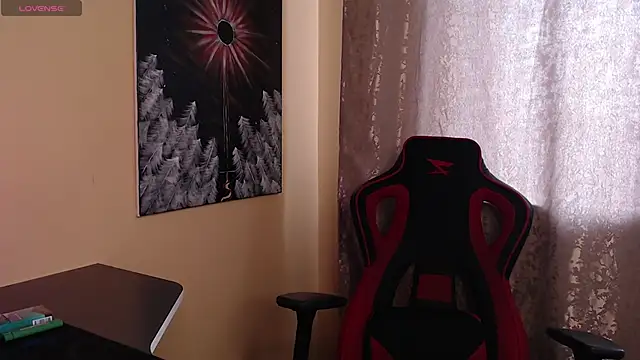 KrisNeal online show from April 25, 9:12 am