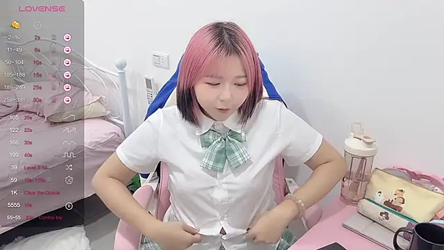 Snapshot of piffydream chatting on October 29, 11:23 am piffydream online show from October 29, 11:23 am