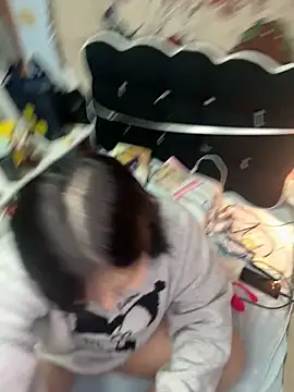 Snapshot of piffydream chatting on March 4, 1:50 pm piffydream online show from March 4, 1:50 pm