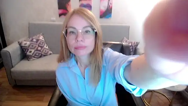 shy hot cat online show from September 16, 8:15 am