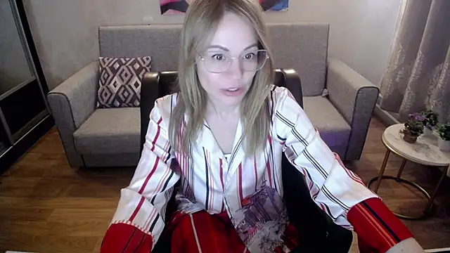 shy hot cat online show from October 6, 9:18 am