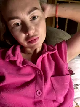 MartaLuna  online show from October 3, 8:50 pm