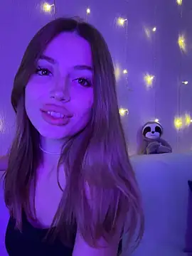 Elizabeth Tay online show from October 18, 5:35 pm