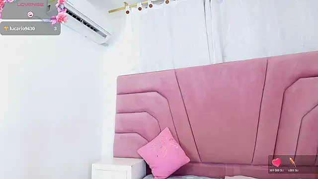 miajhonsonx online show from March 14, 8:14 pm