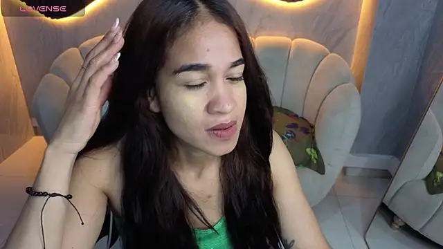 Snapshot of Maia_Tx chatting on September 27, 12:43 pm Maia Tx online show from September 27, 12:43 pm
