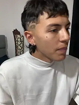 NaytonFreeman online show from September 19, 1:07 am