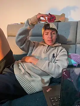 NaytonFreeman online show from December 18, 11:27 am