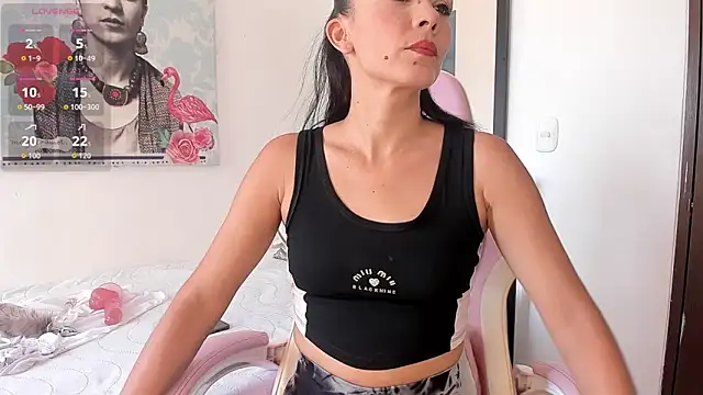 Lhia  online show from September 30, 6:24 pm