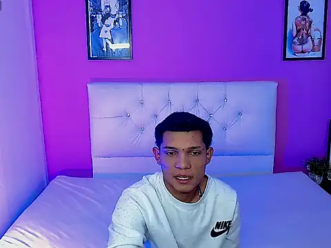 EL VENEZOLANO 22CM online show from September 22, 5:42 am