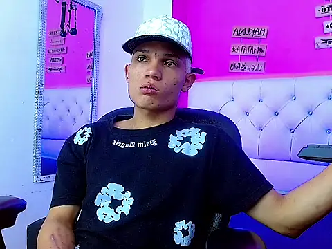 EL VENEZOLANO 22CM online show from October 11, 4:44 am