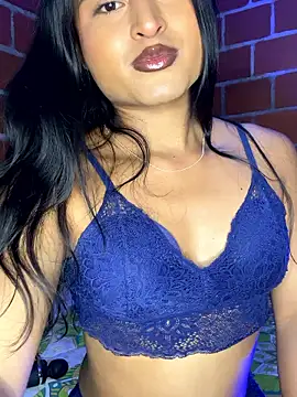 Michelle Narvaez online show from June 18, 1:28 am