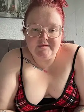 Snapshot of AmberBliss-X chatting on May 8, 7:36 am AmberBliss-X online show from May 8, 7:36 am