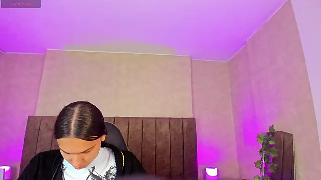 Snapshot of Almaazz chatting on September 14, 4:06 pm Almaazz online show from September 14, 4:06 pm